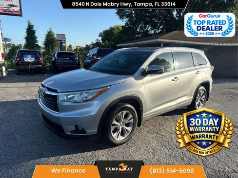 Used 2015 Toyota Highlander XLE AWD/4WD image 1