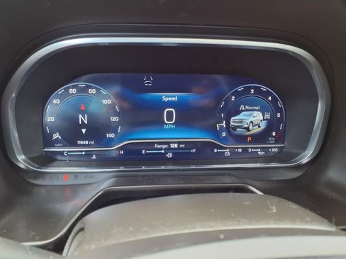 Used 2024 Chevrolet Tahoe High Country w/ Premium Package image 25