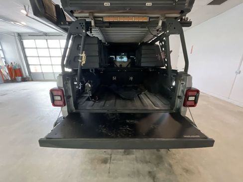 Used 2020 Jeep Gladiator Rubicon image 24