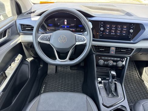 Used 2024 Volkswagen Taos SE image 12