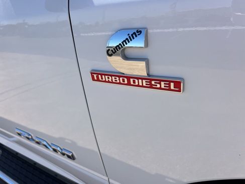 Used 2025 RAM 2500 Laramie w/ Sport Appearance Package image 16