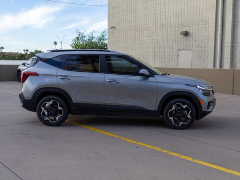 Used 2025 Kia Seltos S FWD image 3