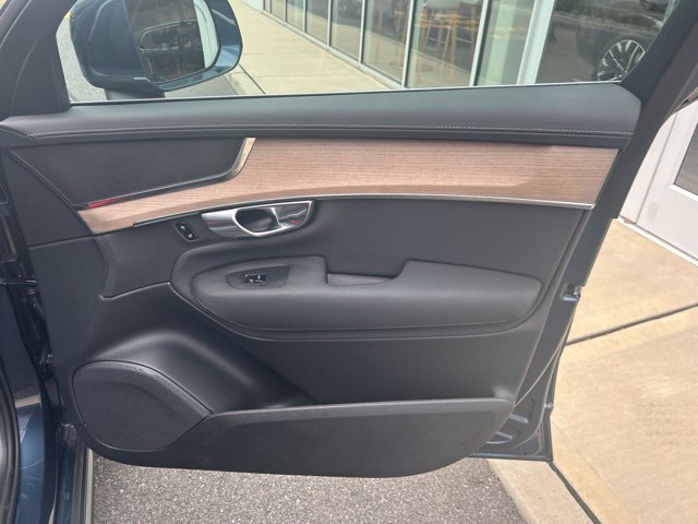 Certified 2025 Volvo XC90 B5 Core AWD/4WD image 14