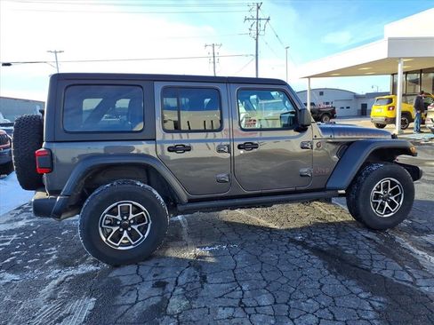 Used 2024 Jeep Wrangler Unlimited Rubicon image 2