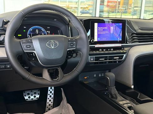 Certified 2026 Toyota Camry SE FWD image 32