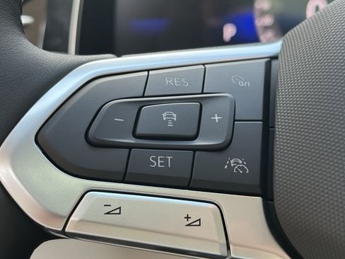 New 2026 Volkswagen Jetta SE FWD image 28