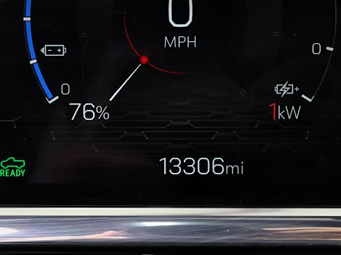 Used 2025 GMC Sierra EV Denali AWD/4WD image 17