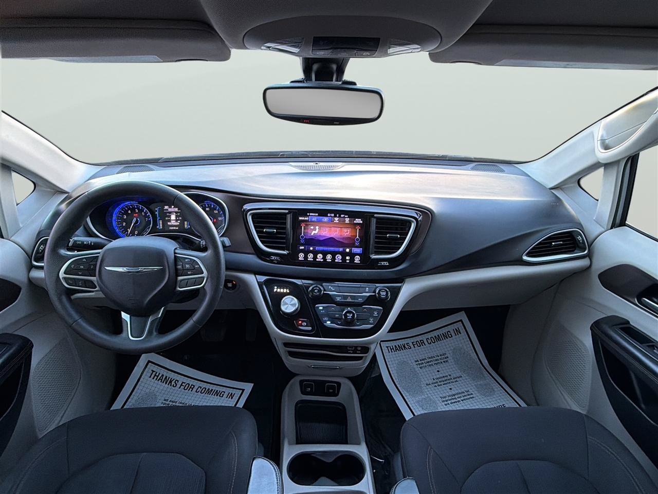 Used 2017 Chrysler Pacifica Touring FWD image 19