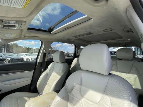 Used 2022 Kia Telluride SX w/ SX Prestige Package image 4