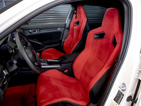 Used 2025 Honda Civic Type R image 8