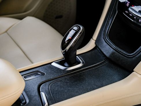 Used 2018 Cadillac XT5 Sport Utility 4D image 23