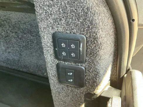 Used 2019 Land Rover Range Rover HSE image 32