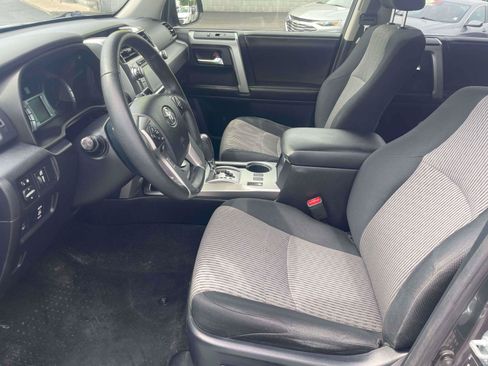 Used 2015 Toyota 4Runner SR5 w/ Four Season Floor Mat Package AWD/4WD image 13