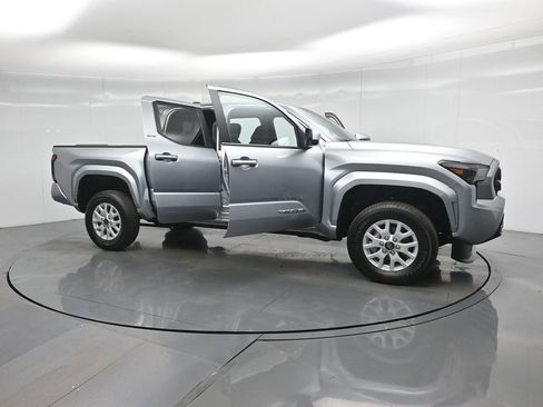 Used 2024 Toyota Tacoma SR5 image 33
