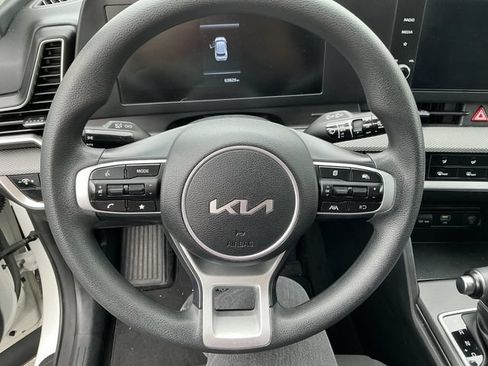 Used 2023 Kia Sportage LX AWD/4WD image 19