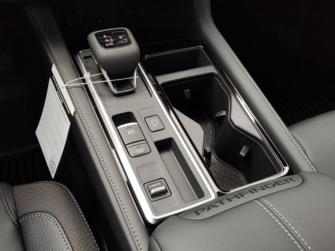 New 2026 Nissan Pathfinder SL w/ SL Premium Package FWD image 10