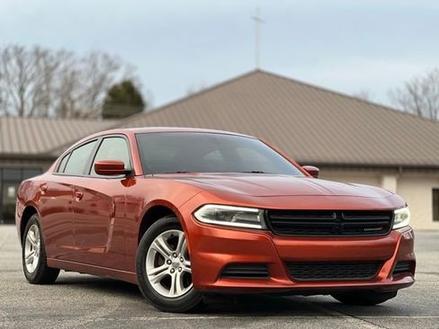 Used 2021 Dodge Charger SXT w/ Leather Interior Group image 3