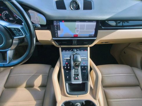 Used 2019 Porsche Cayenne image 14