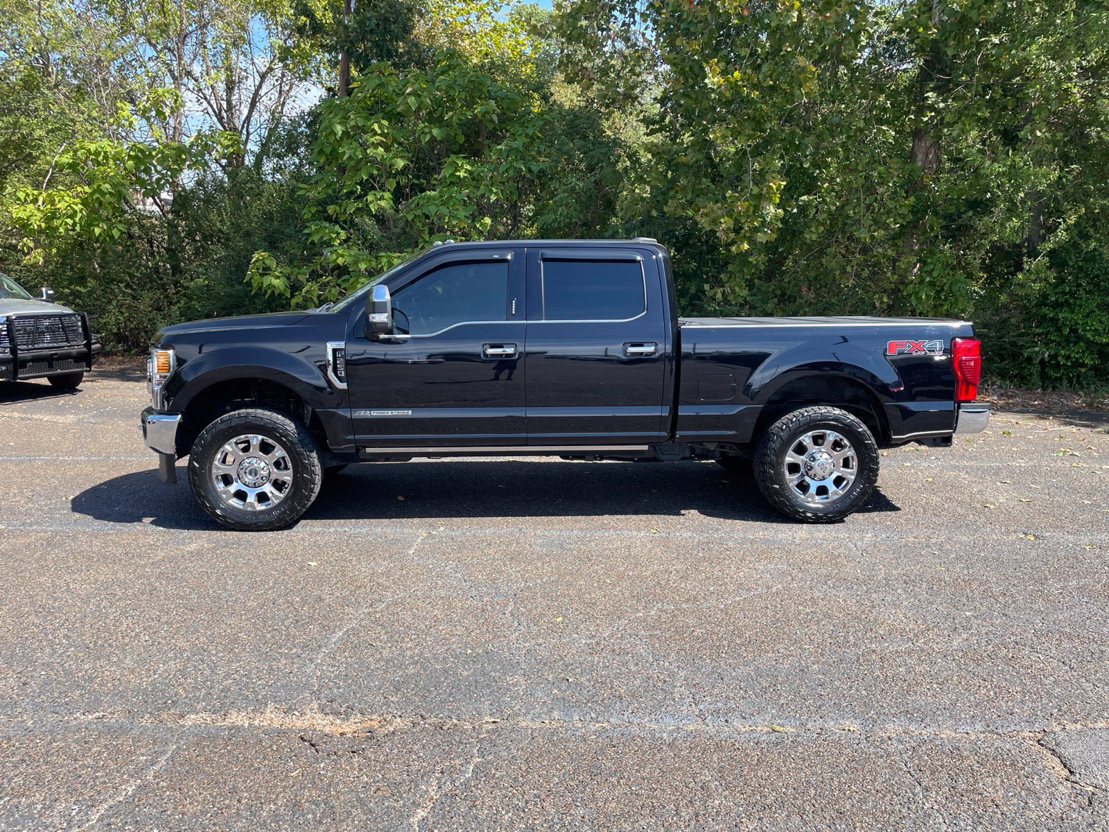 Used 2022 Ford F250 King Ranch w/ King Ranch Ultimate Package AWD/4WD image 2