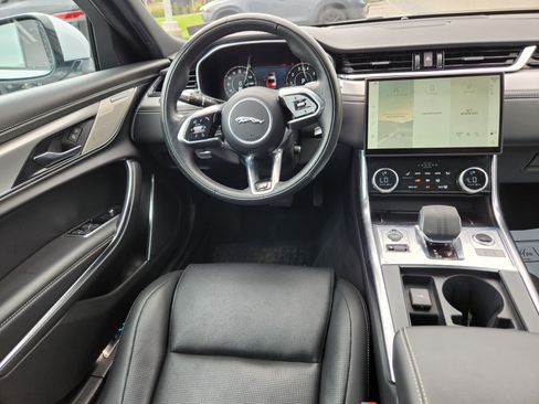 Certified 2021 Jaguar XF R-Dynamic SE image 11