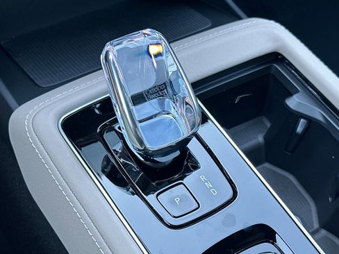 New 2025 Volvo XC90 B6 Ultra image 20