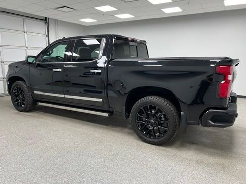 Used 2023 Chevrolet Silverado 1500 High Country w/ High Country Premium Package AWD/4WD image 7