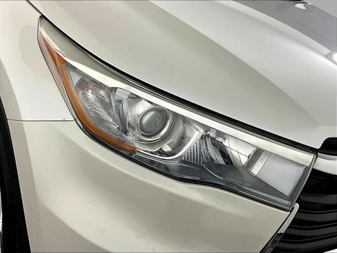 Used 2015 Toyota Highlander Limited Platinum AWD/4WD image 33