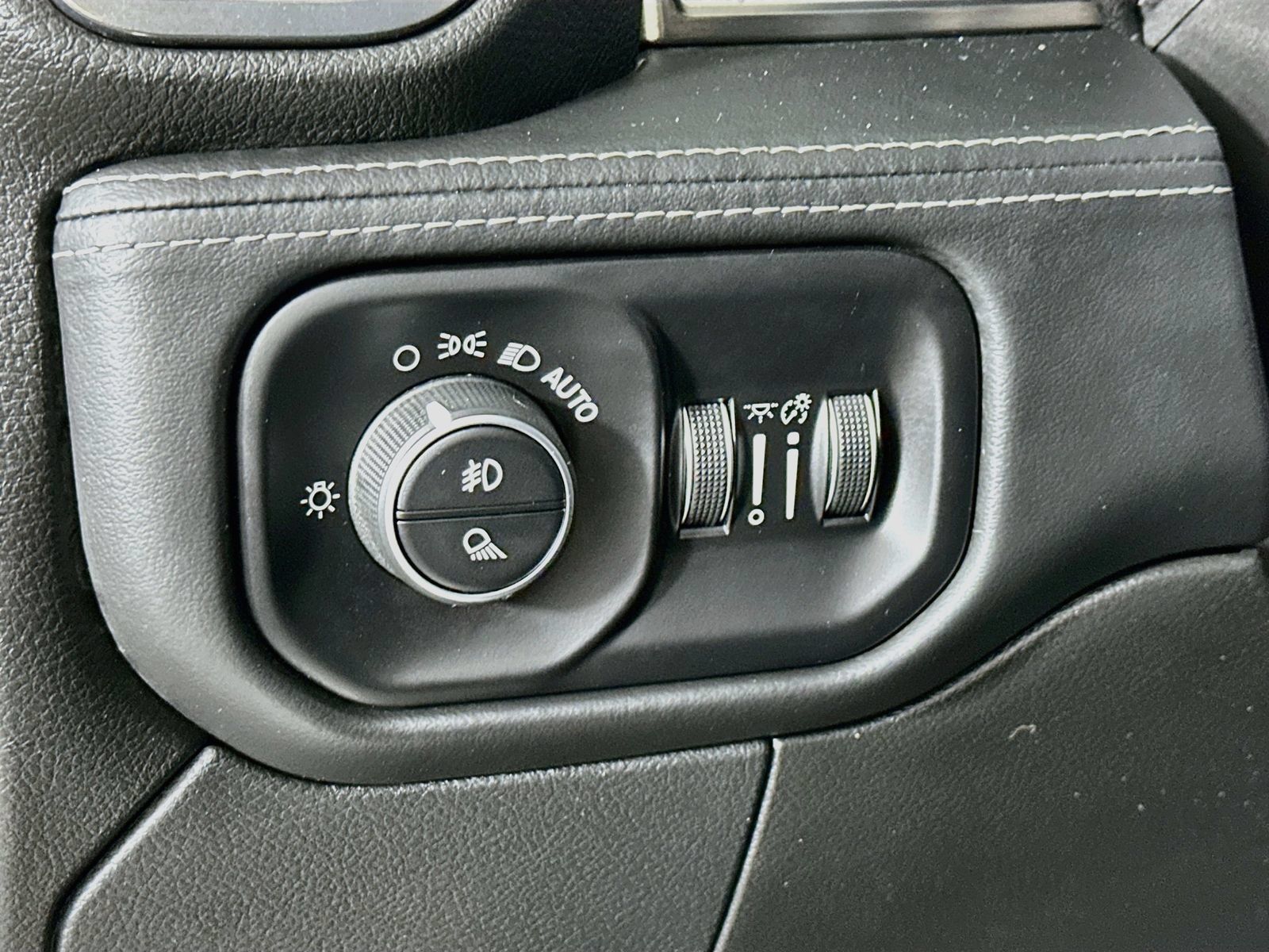 Used 2019 RAM 3500 Limited AWD/4WD image 10