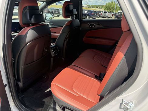 Used 2023 Kia Sportage SX FWD image 7
