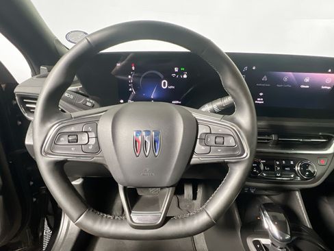Used 2025 Buick Envista Preferred w/ Convenience I Package FWD image 17