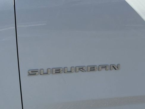 Used 2023 Chevrolet Suburban Premier AWD/4WD image 32