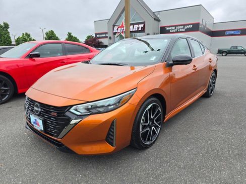 Used 2024 Nissan Sentra SR w/ SR Premium Package image 8