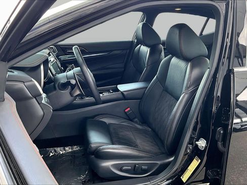 Used 2023 Nissan Maxima SR w/ Sport Mat Group FWD image 8