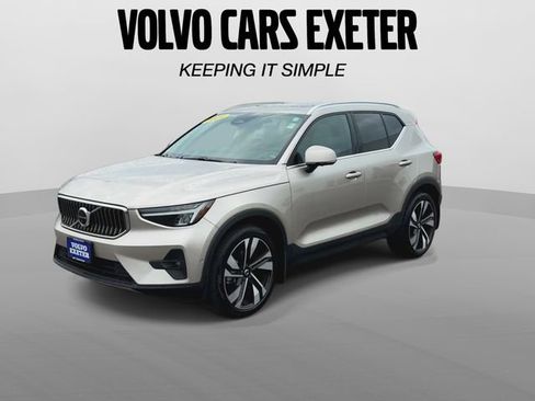 Certified 2024 Volvo XC40 B5 Plus w/ Climate Package AWD/4WD image 4