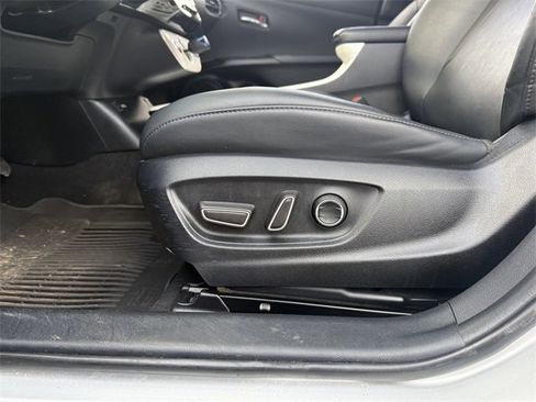 Used 2016 Toyota Prius Four w/ Advanced Technology Package image 63