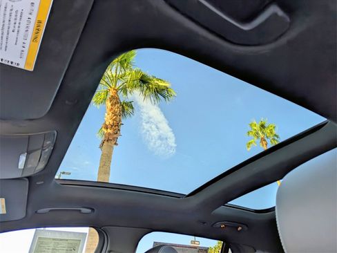 Used 2021 Mercedes-Benz GLC 300 image 14