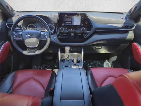 Used 2022 Toyota Highlander XSE FWD image 20