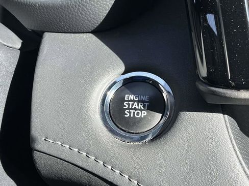 Used 2023 Toyota Highlander L image 33