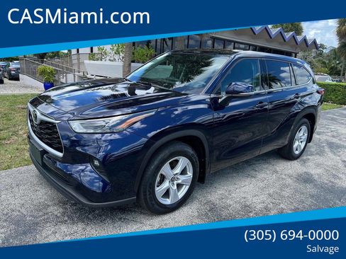 Used 2022 Toyota Highlander LE image 1