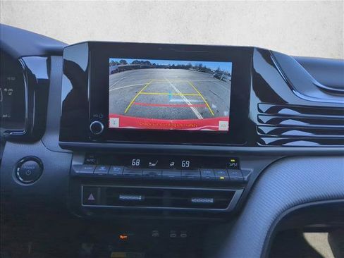 Certified 2025 Toyota Camry SE w/ Convenience Package image 17