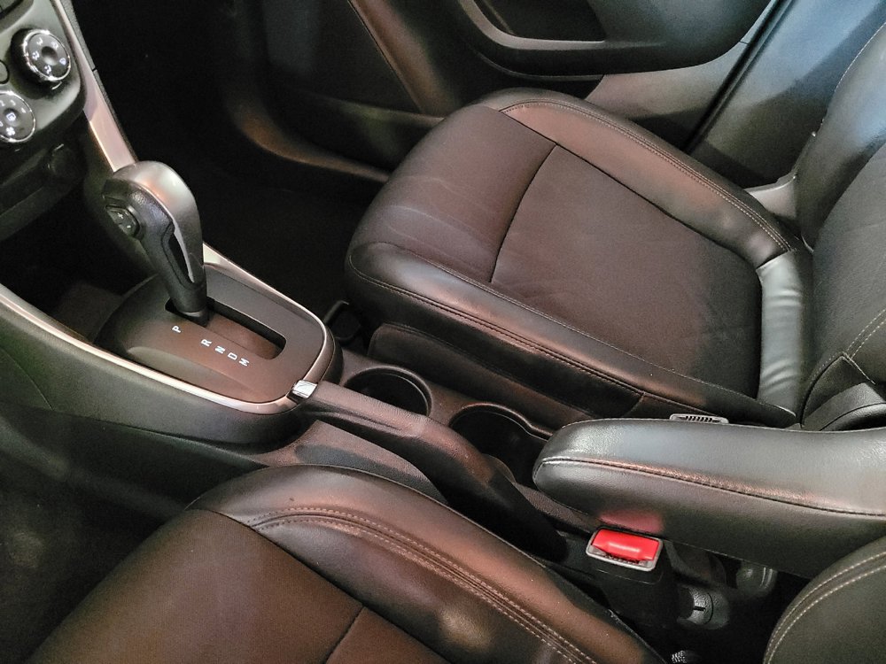 Used 2021 Chevrolet Trax LT w/ Driver Confidence Package FWD image 26
