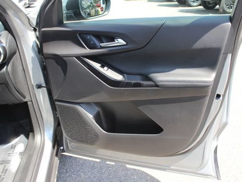Used 2025 Chevrolet Equinox LT FWD image 30