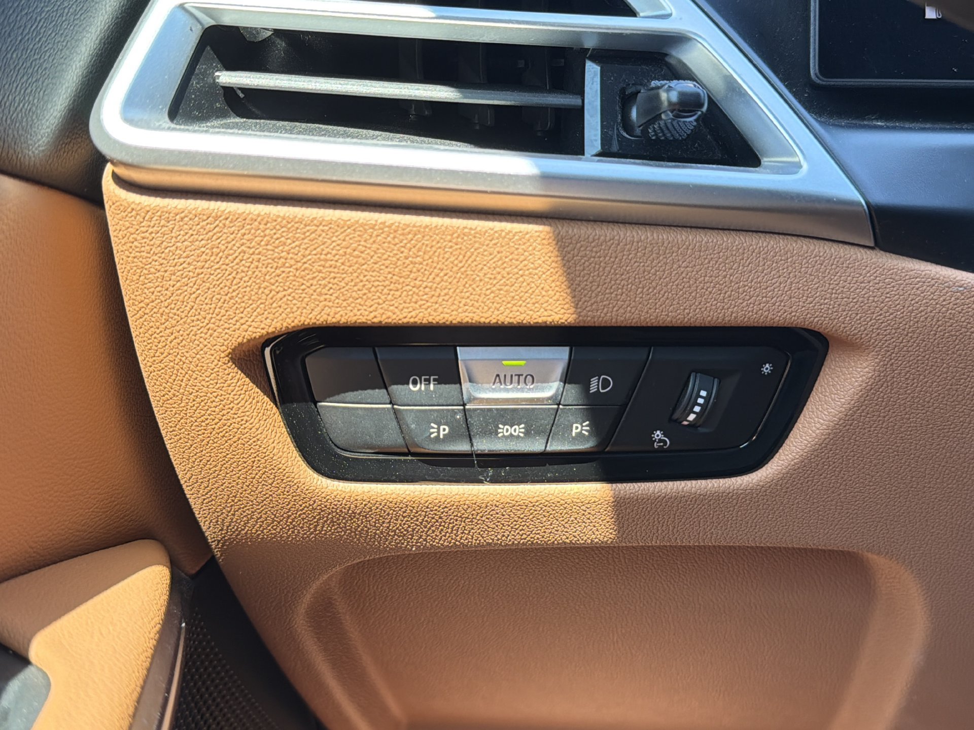 Certified 2026 BMW 330i Sedan w/ Convenience Package RWD image 29