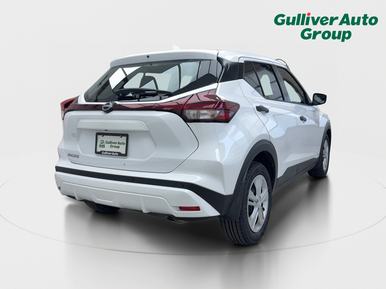 Used 2023 Nissan Kicks S FWD image 8