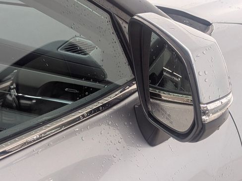 Used 2022 Toyota Highlander L image 21