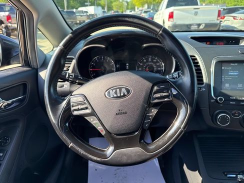 Used 2018 Kia Forte S w/ S Technology Plus Package FWD image 22