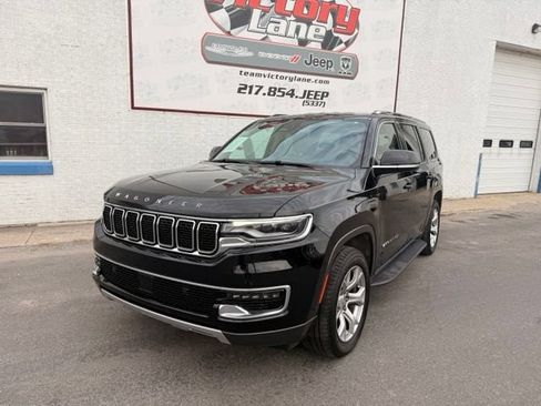 Used 2022 Jeep Wagoneer Series II AWD/4WD image 2
