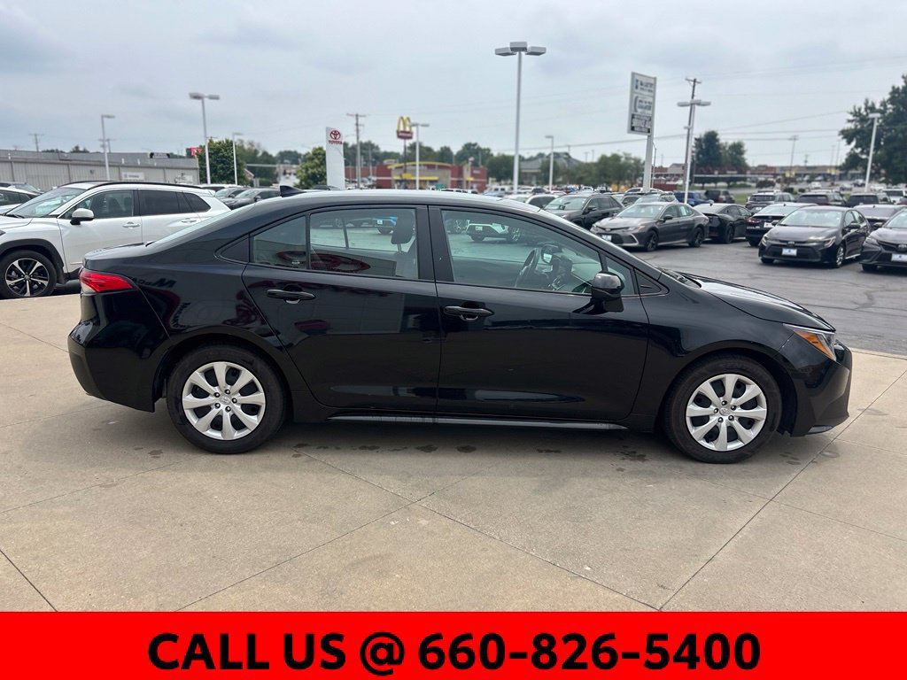 Used 2025 Toyota Corolla LE FWD image 4