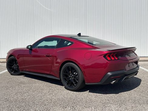 Used 2025 Ford Mustang Premium RWD image 5