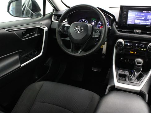 Used 2020 Toyota RAV4 LE FWD image 26